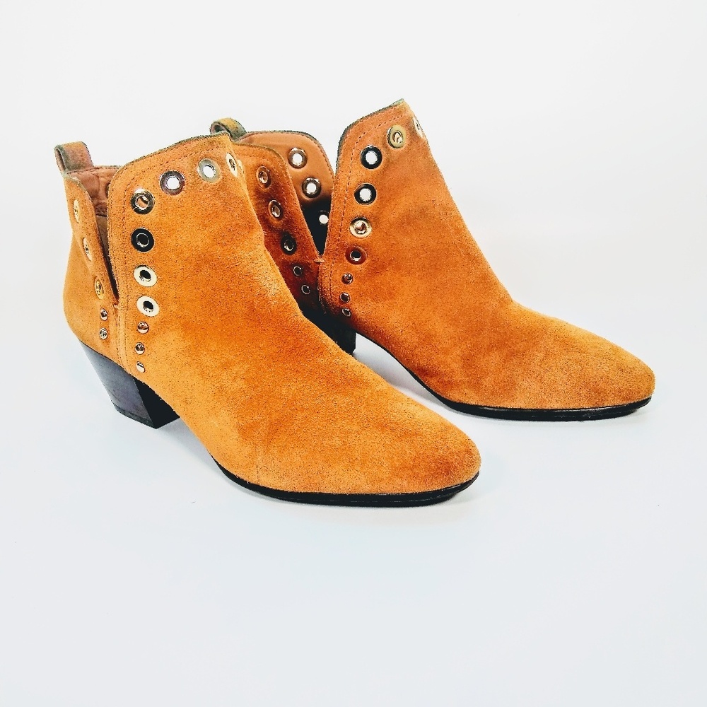 Cute suede Sam Edelman ankle boots!